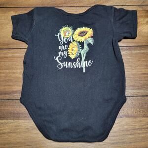 Buc-ee's Infant Black Body Suit "You Are My Sunshine" - Size 18M